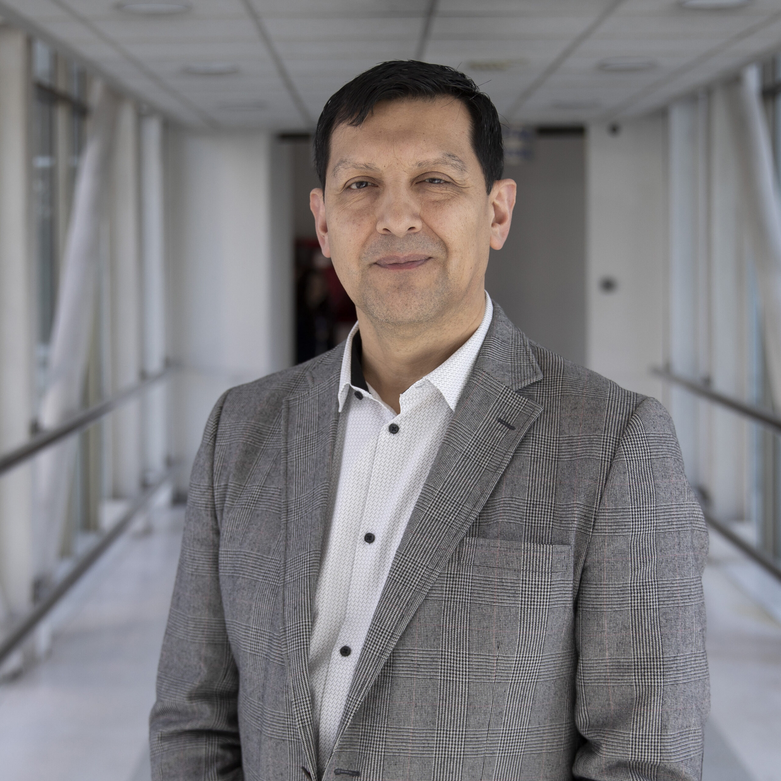 Dr. Ricardo Castro L.