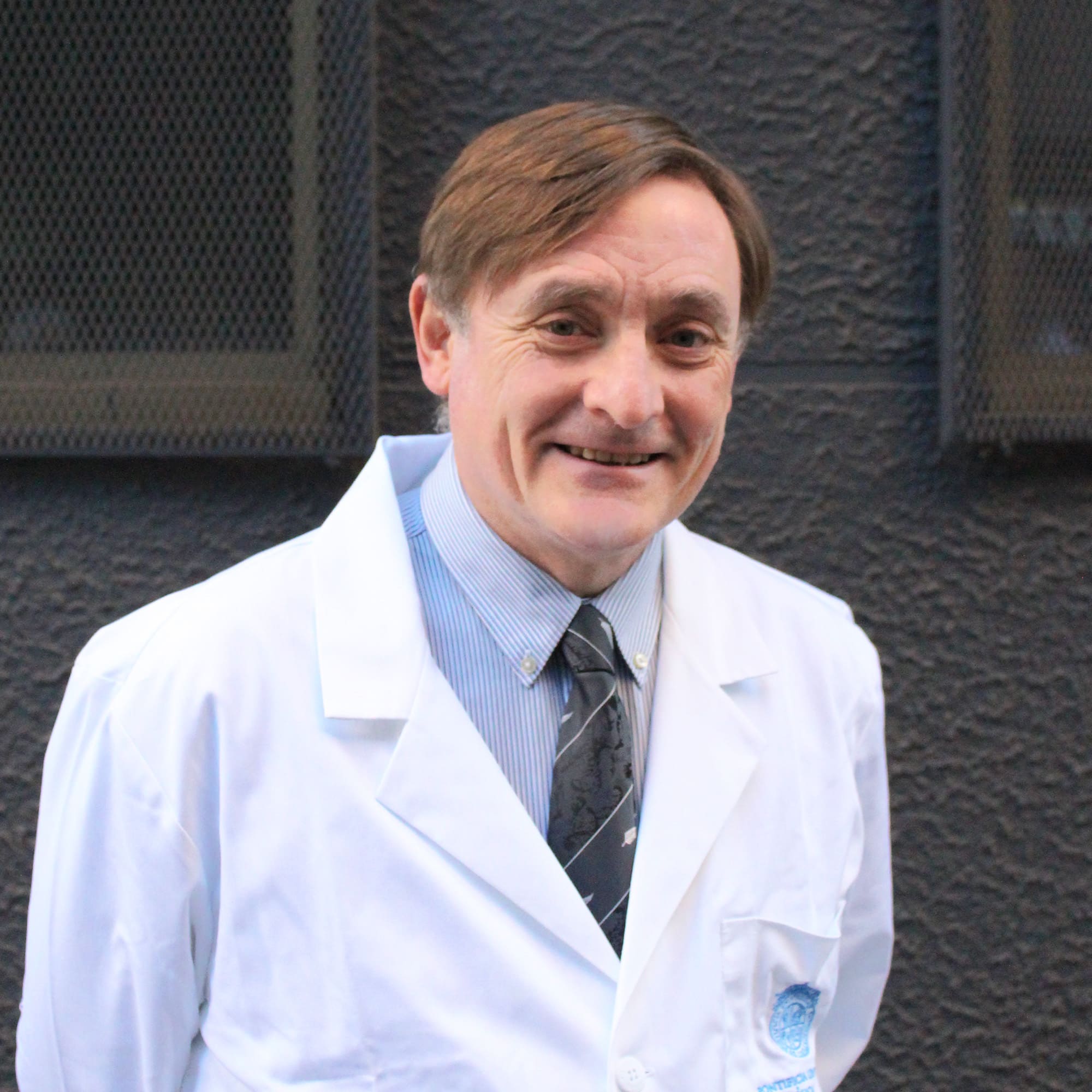 Dr. Rodrigo González